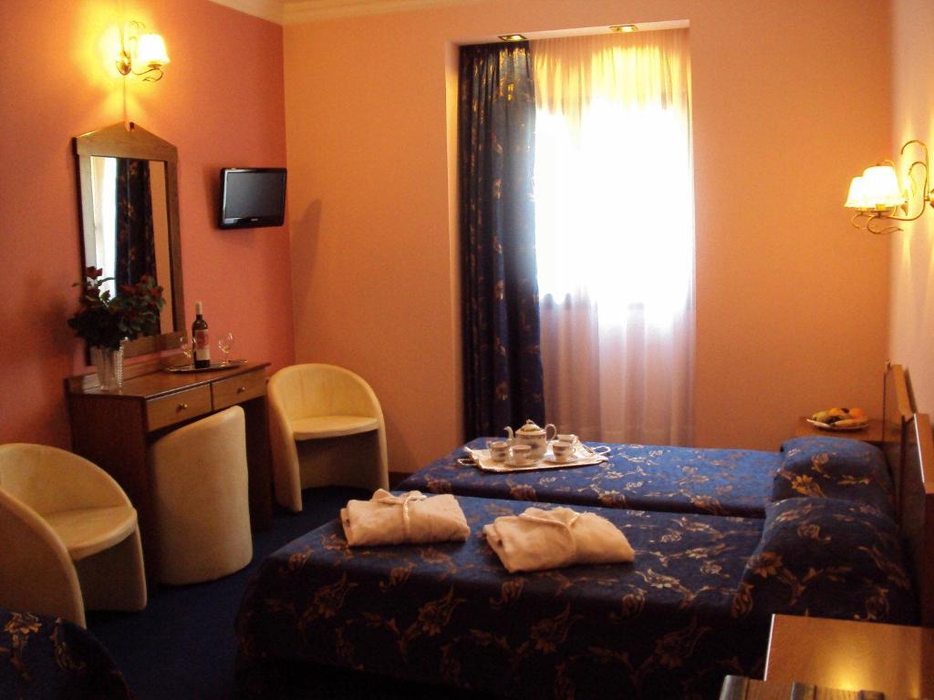 Astoria Hotel Traditional Komotiní Phòng bức ảnh