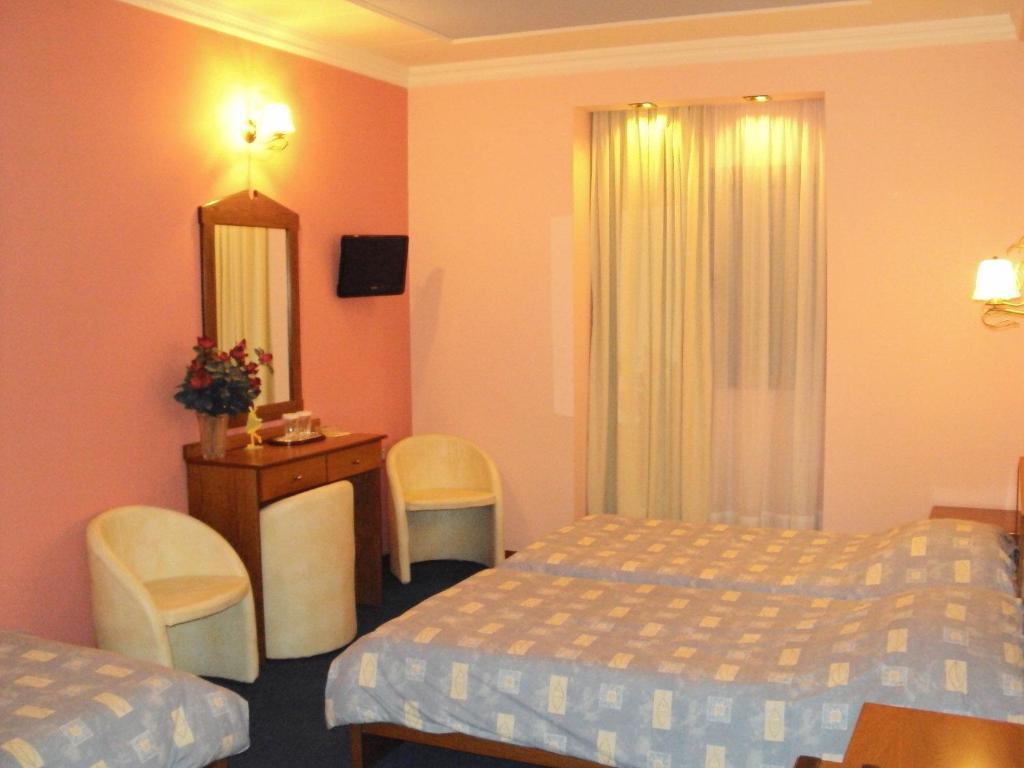 Astoria Hotel Traditional Komotiní Phòng bức ảnh